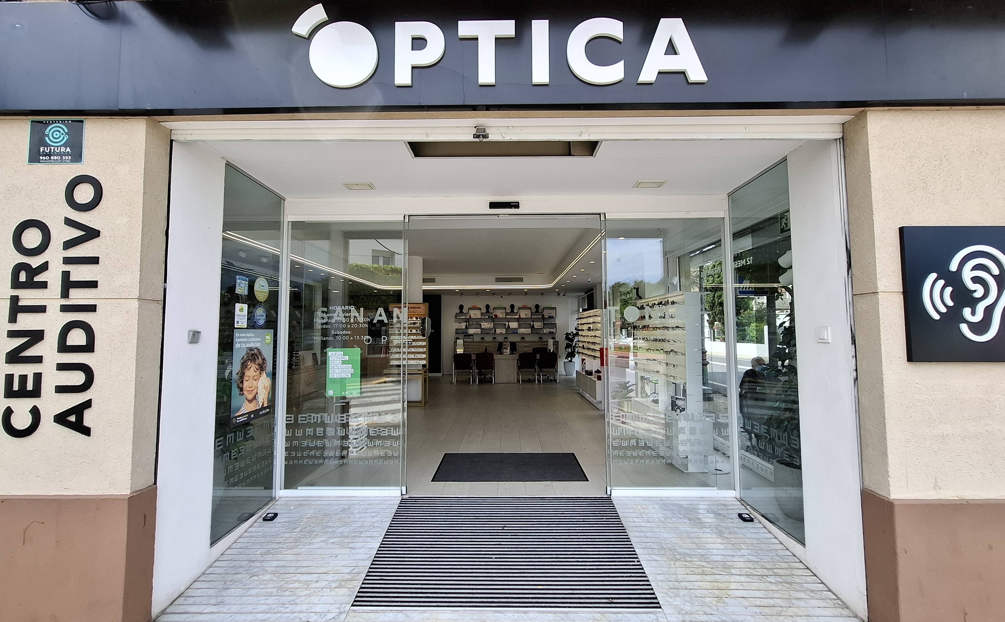 Interior Óptica San Antonio